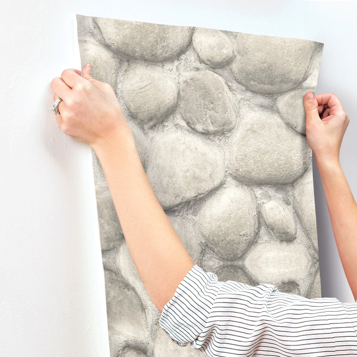 4142-72610-peel-and-stick-wallpaper-stick-application-step