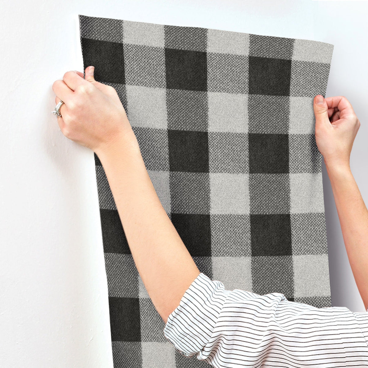 4142-72622-peel-and-stick-wallpaper-stick-application-step