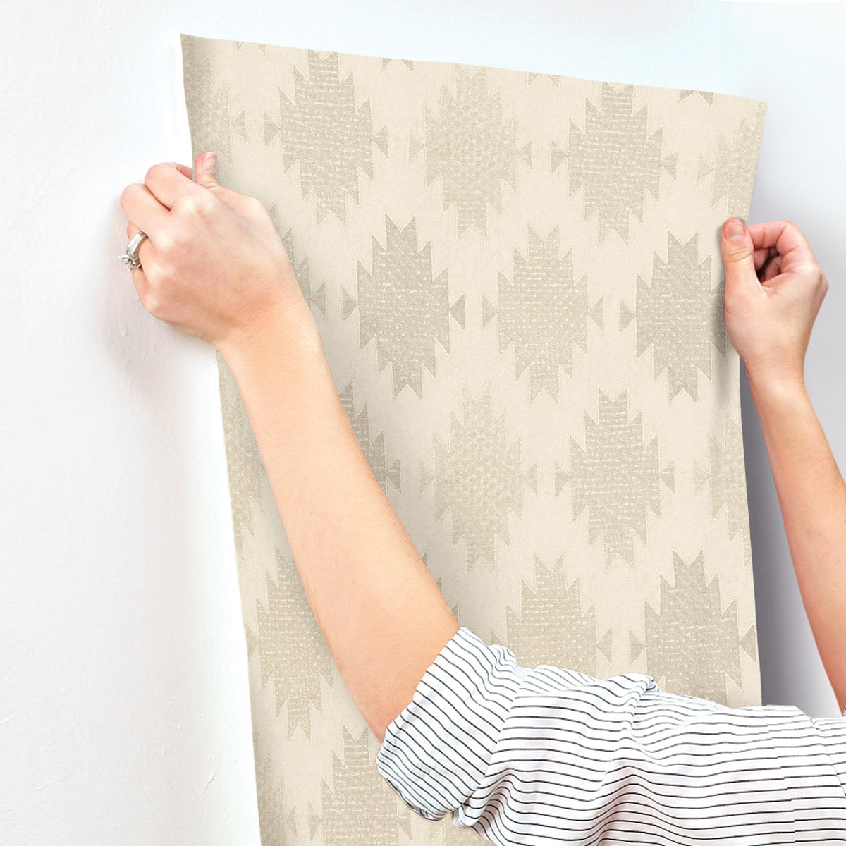 4142-72662-peel-and-stick-wallpaper-stick-application-step