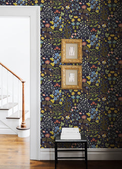 4143-22002-peel-and-stick-wallpaper-room-scene-detail-closeup