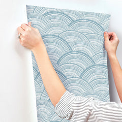 4146-27200-peel-and-stick-wallpaper-stick-application-step