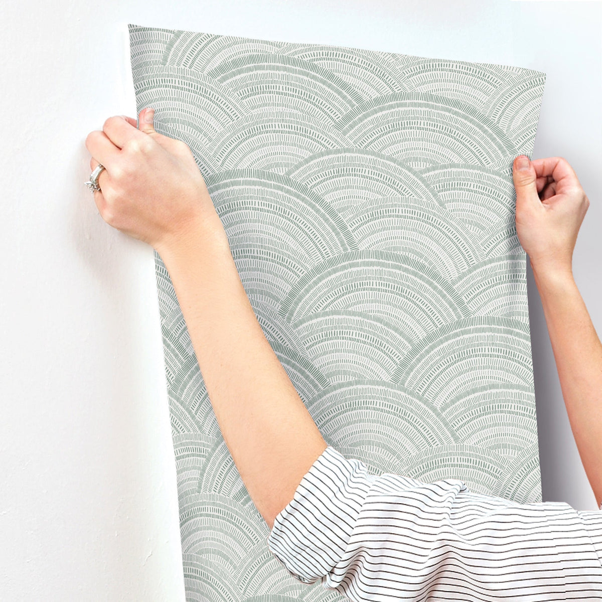 4146-27202-peel-and-stick-wallpaper-stick-application-step