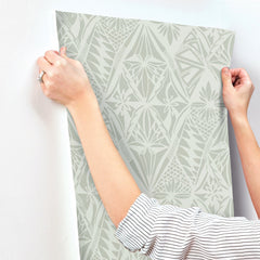 4146-27209-peel-and-stick-wallpaper-stick-application-step