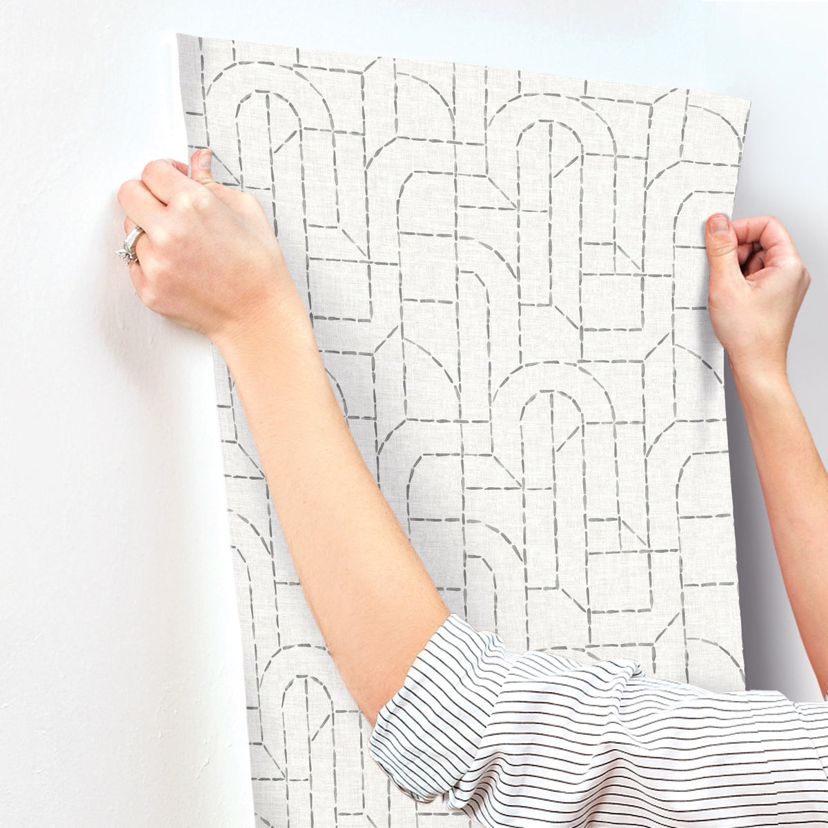 4146-27223-peel-and-stick-wallpaper-stick-application-step