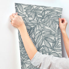 4146-27230-peel-and-stick-wallpaper-stick-application-step
