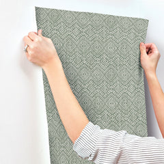 4146-27256-peel-and-stick-wallpaper-stick-application-step