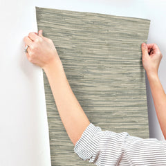 4147-27261-peel-and-stick-wallpaper-stick-application-step