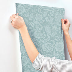 4147-27363-peel-and-stick-wallpaper-stick-application-step