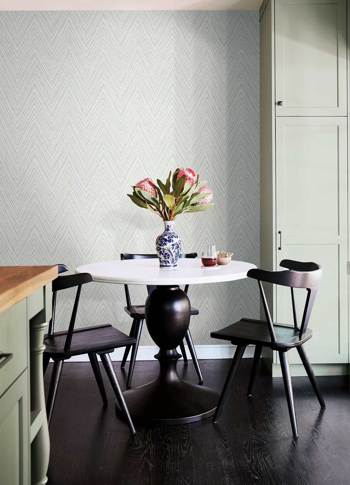 4147-27368-peel-and-stick-wallpaper-room-scene