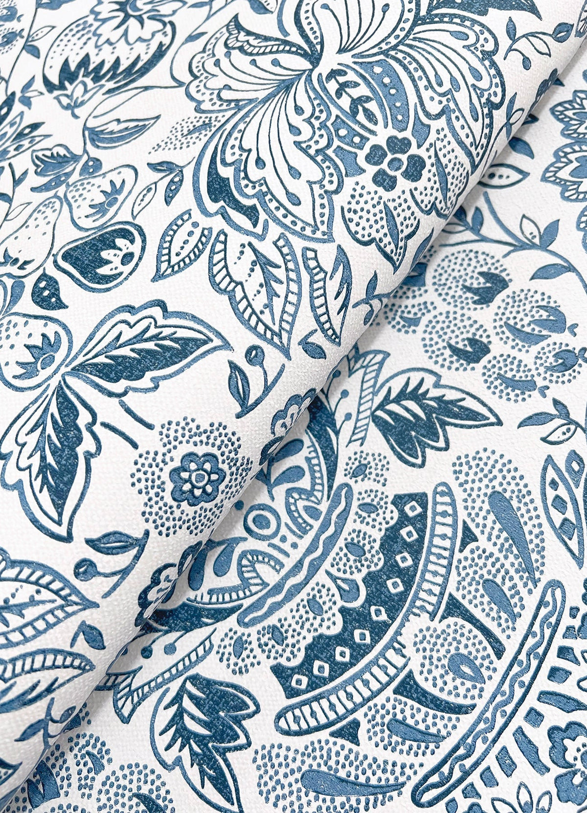 4147-27372-peel-and-stick-wallpaper-detail-closeup