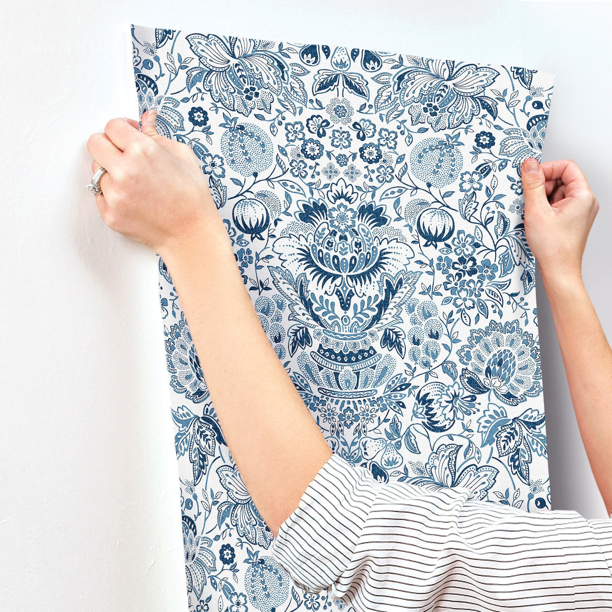 4147-27372-peel-and-stick-wallpaper-stick-application-step