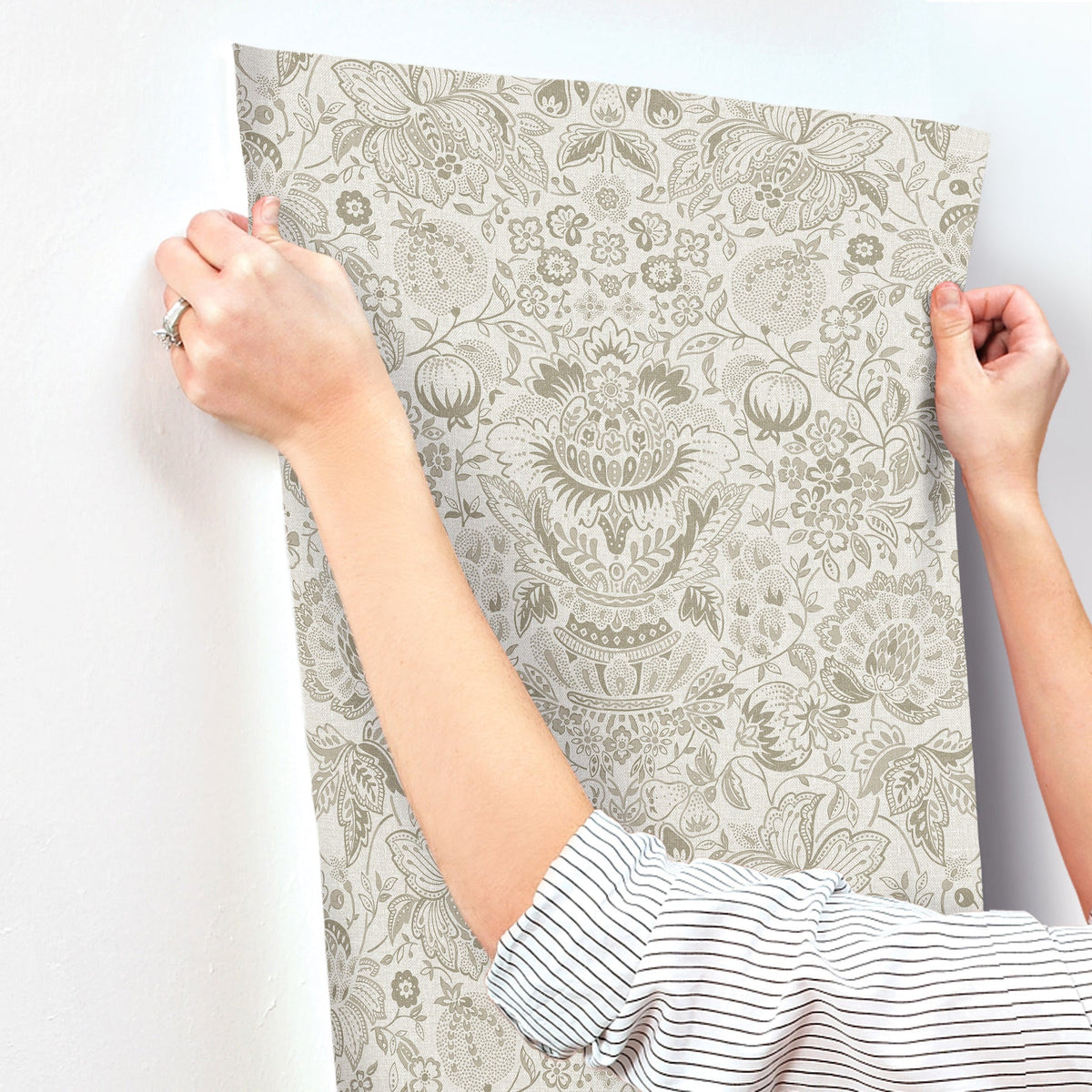 4147-27374-peel-and-stick-wallpaper-stick-application-step