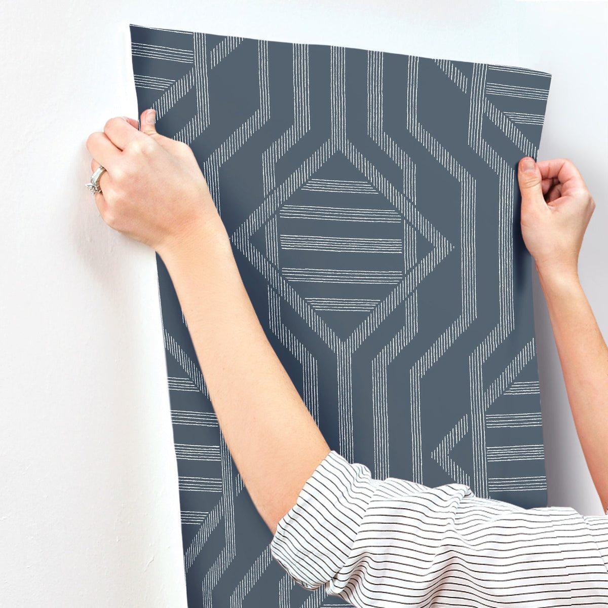 4147-27402-peel-and-stick-wallpaper-stick-application-step