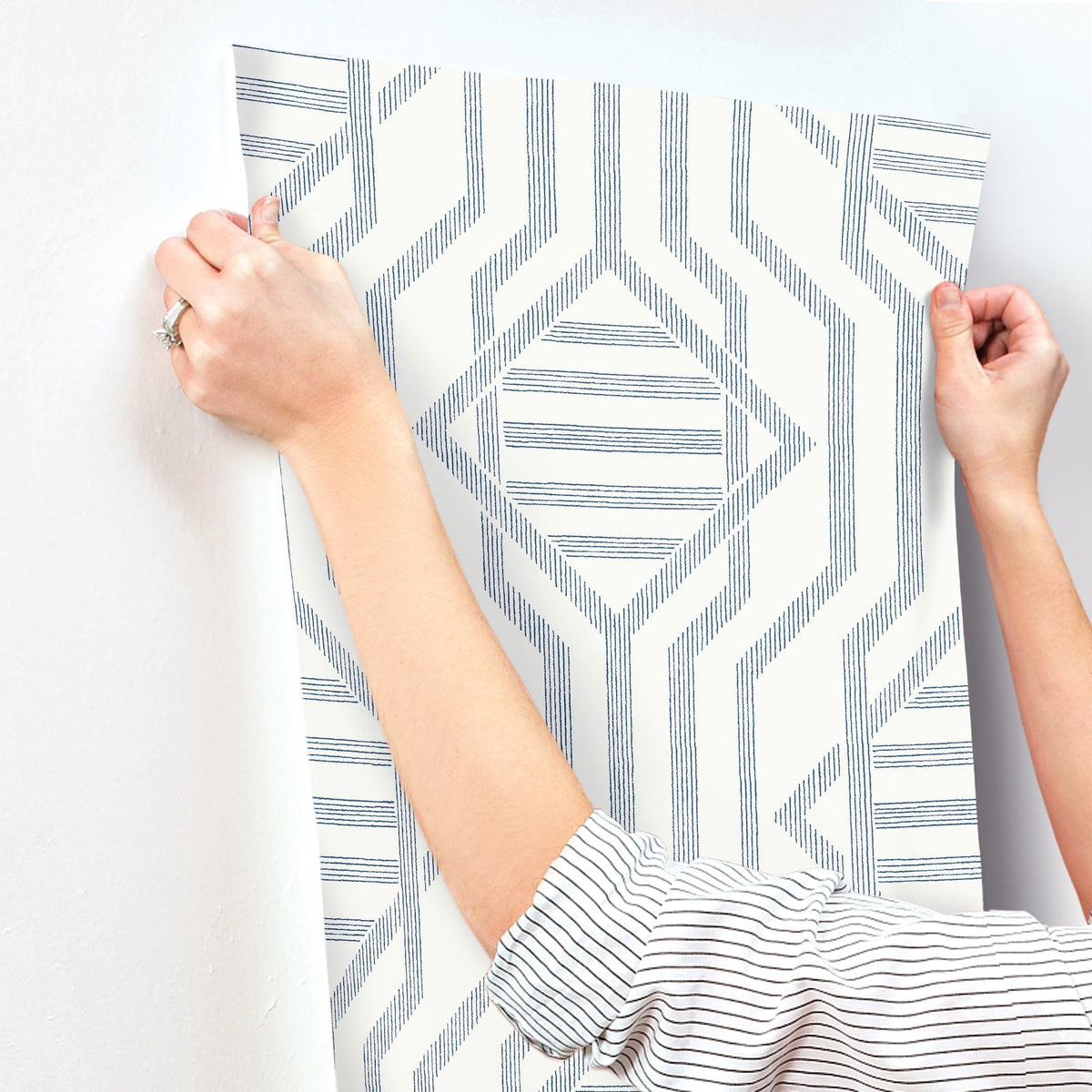 4147-27403-peel-and-stick-wallpaper-stick-application-step