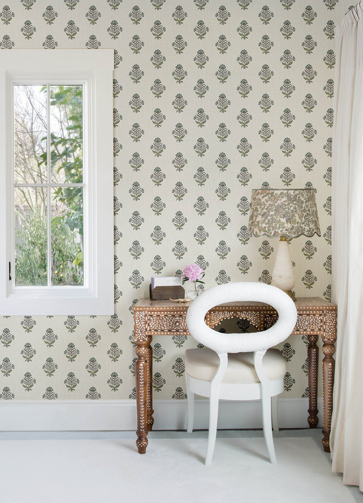 4148-27415-peel-and-stick-wallpaper-room-scene