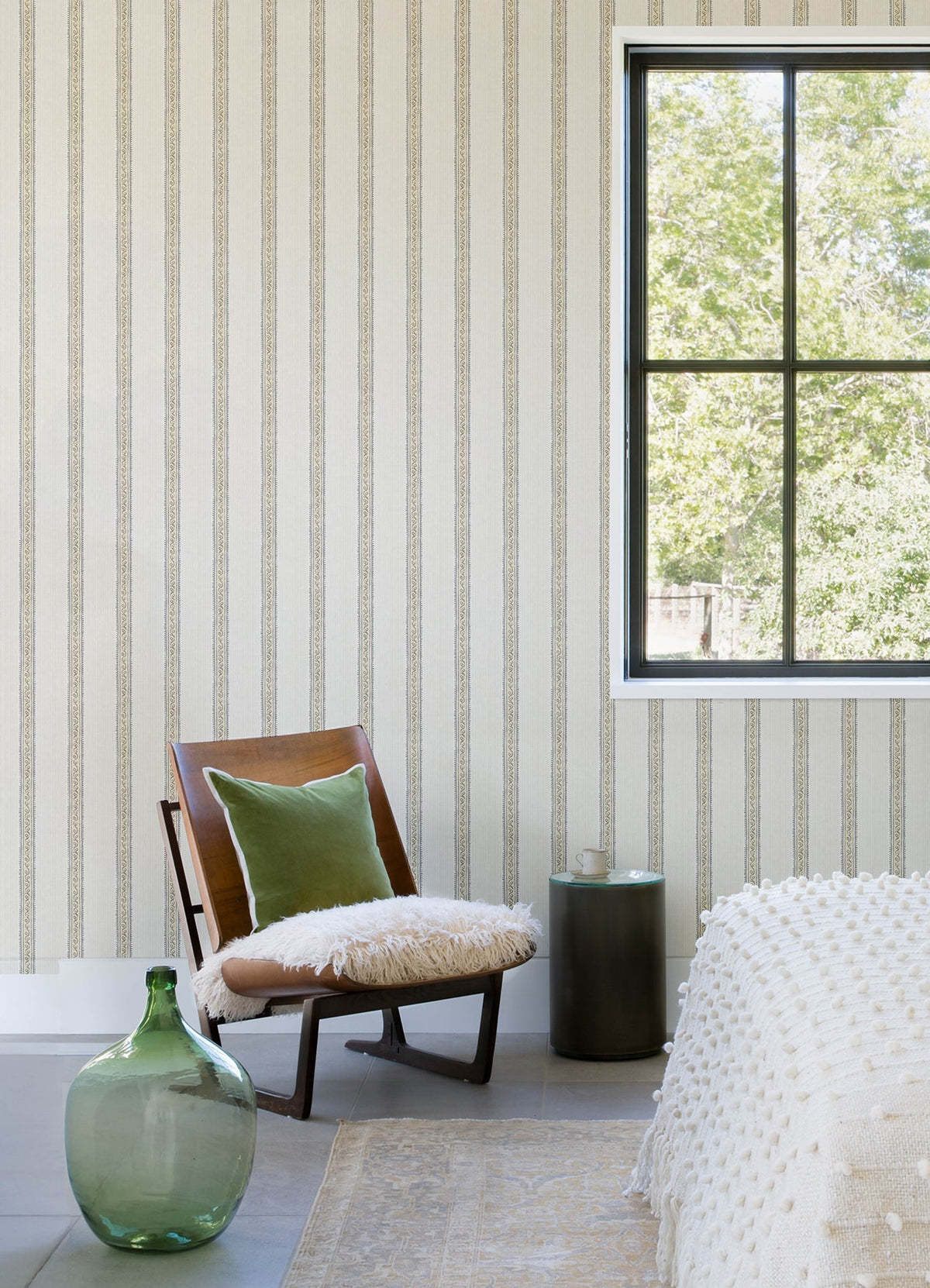 4148-27430-peel-and-stick-wallpaper-room-scene