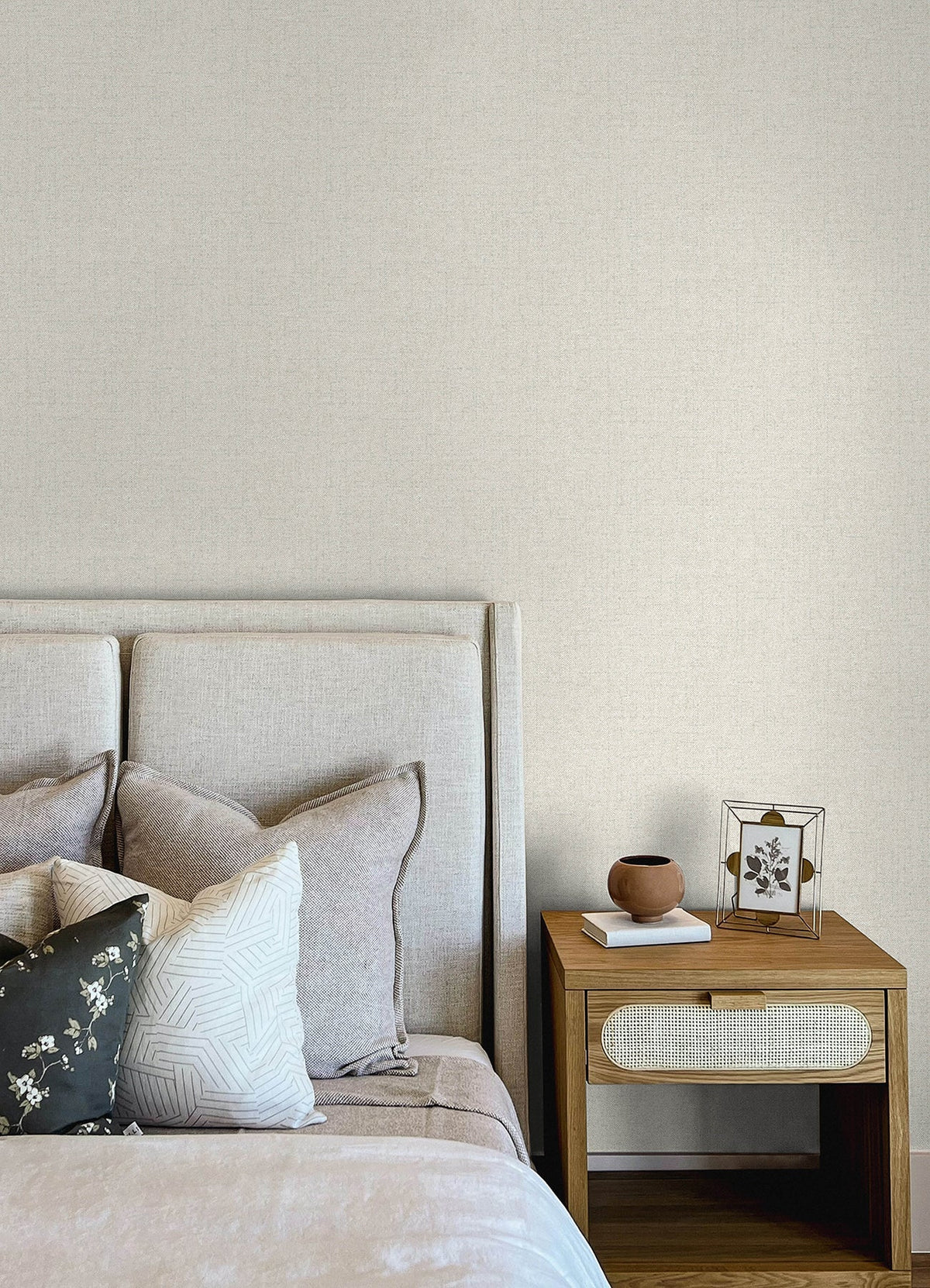 4148-27431-peel-and-stick-wallpaper-room-scene-detail-closeup