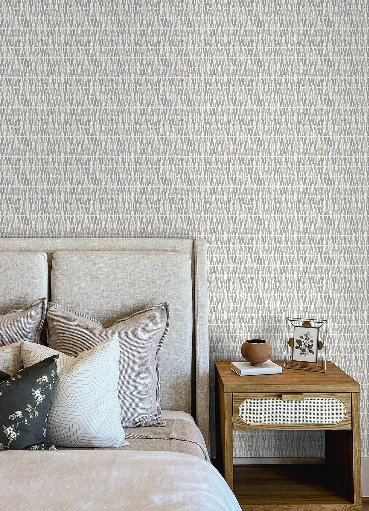 4148-27463-peel-and-stick-wallpaper-room-scene-detail-closeup