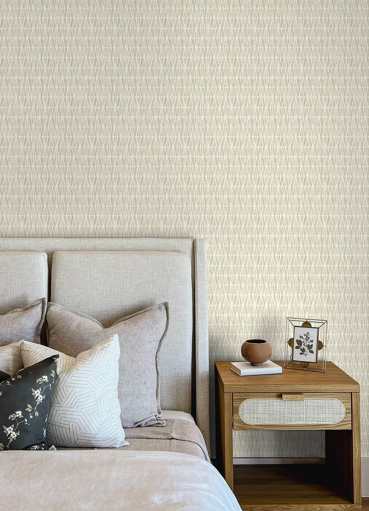 4148-27465-peel-and-stick-wallpaper-room-scene-detail-closeup