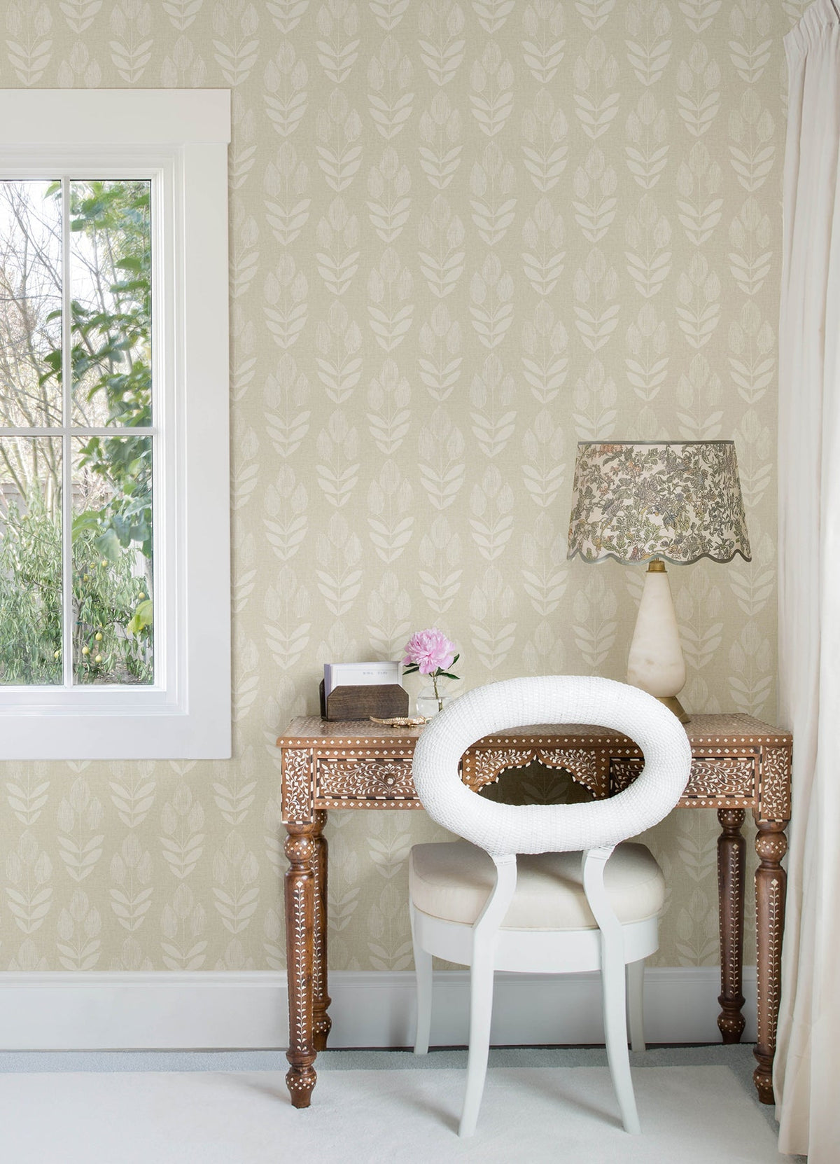 4148-27474-peel-and-stick-wallpaper-room-scene