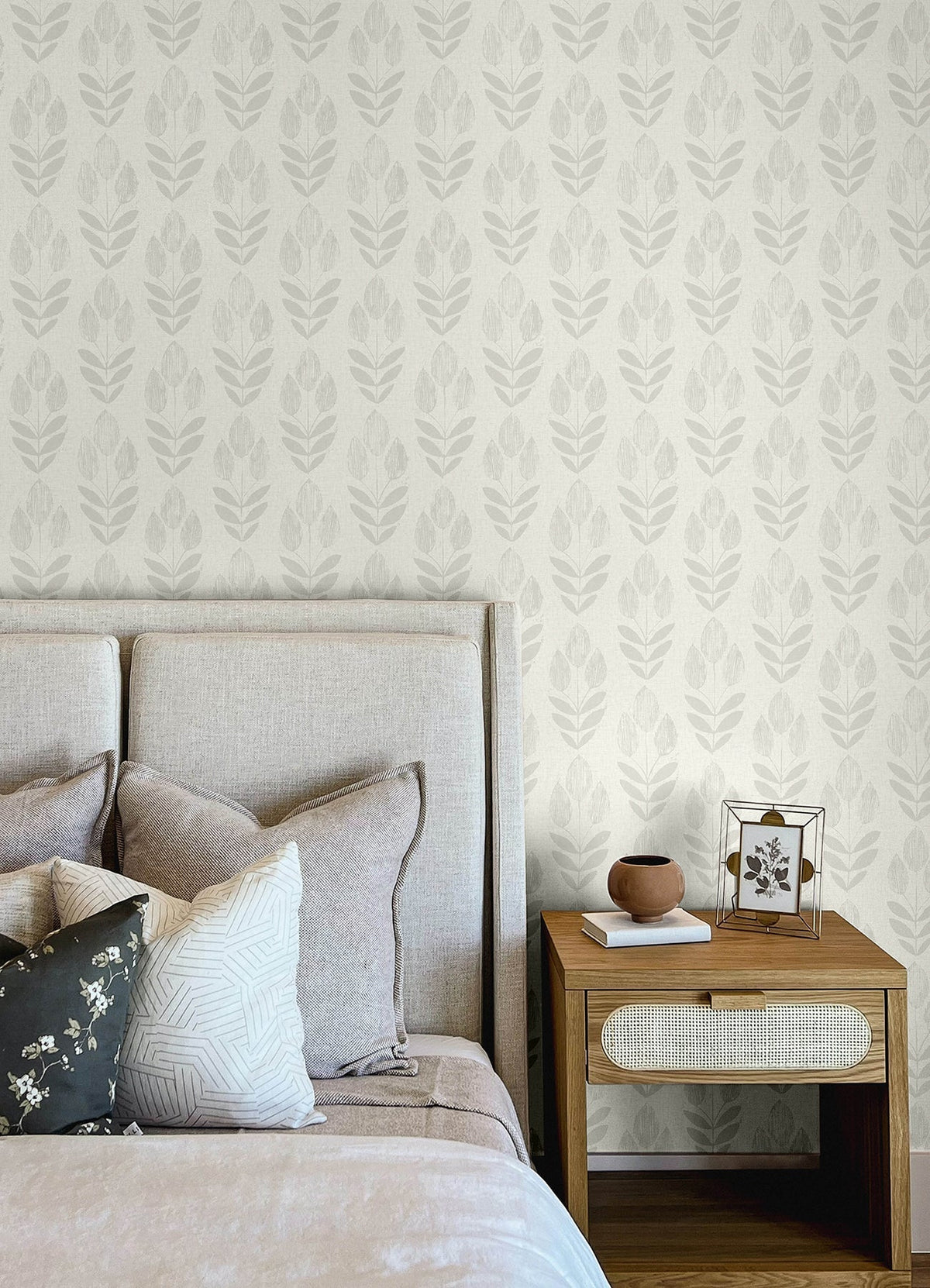 4148-27476-peel-and-stick-wallpaper-room-scene-detail-closeup