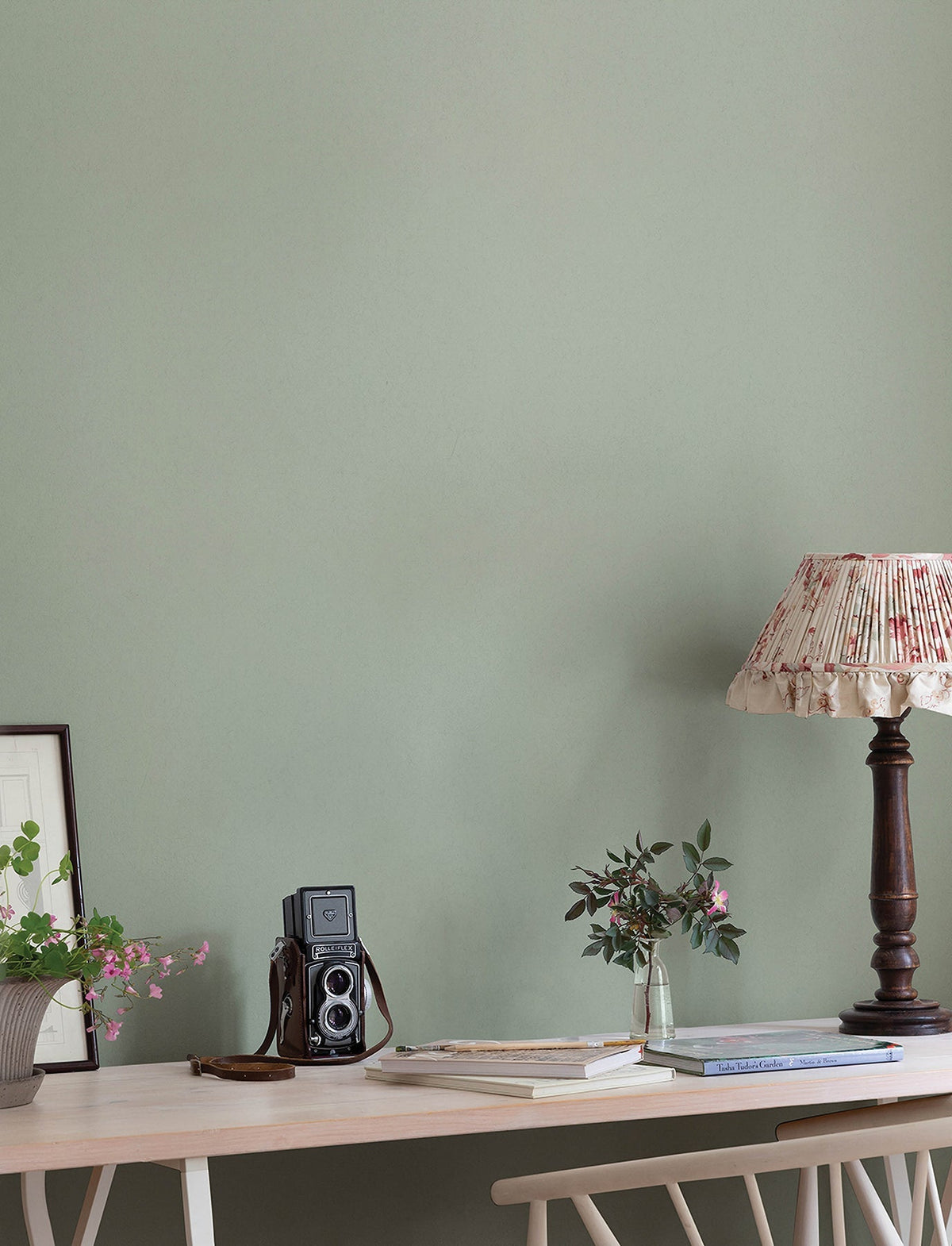 4153-77004-peel-and-stick-wallpaper-room-scene