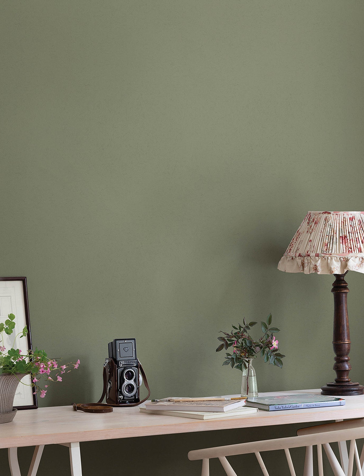 4153-77007-peel-and-stick-wallpaper-room-scene