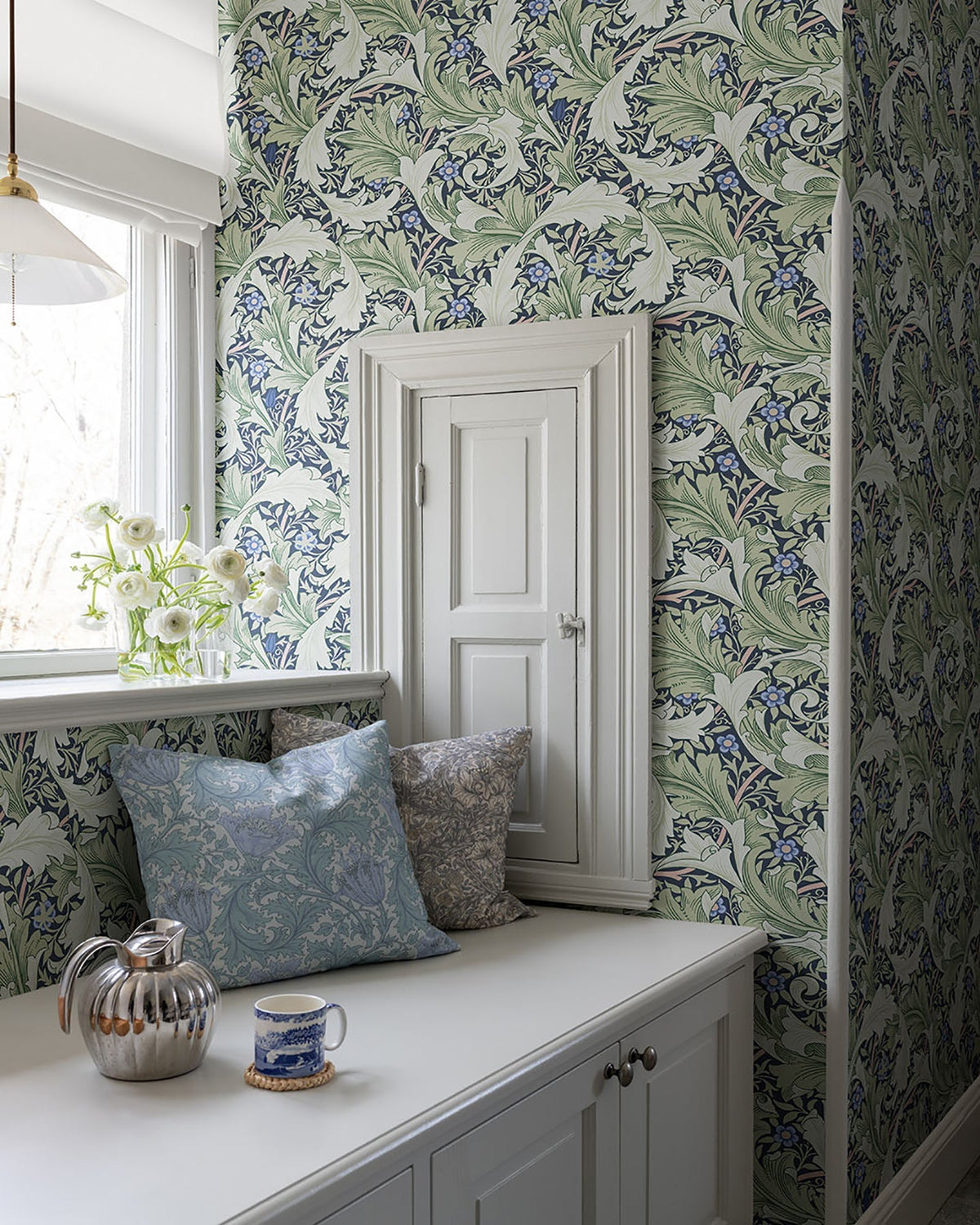 4153-82014-peel-and-stick-wallpaper-room-scene