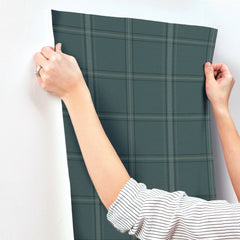 4169-27610-peel-and-stick-wallpaper-stick-application-step