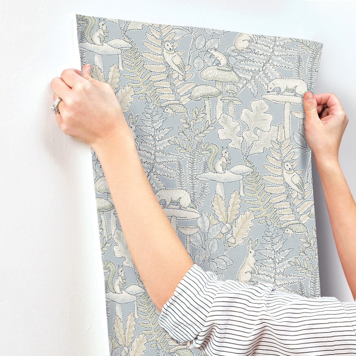 4169-83102-peel-and-stick-wallpaper-stick-application-step