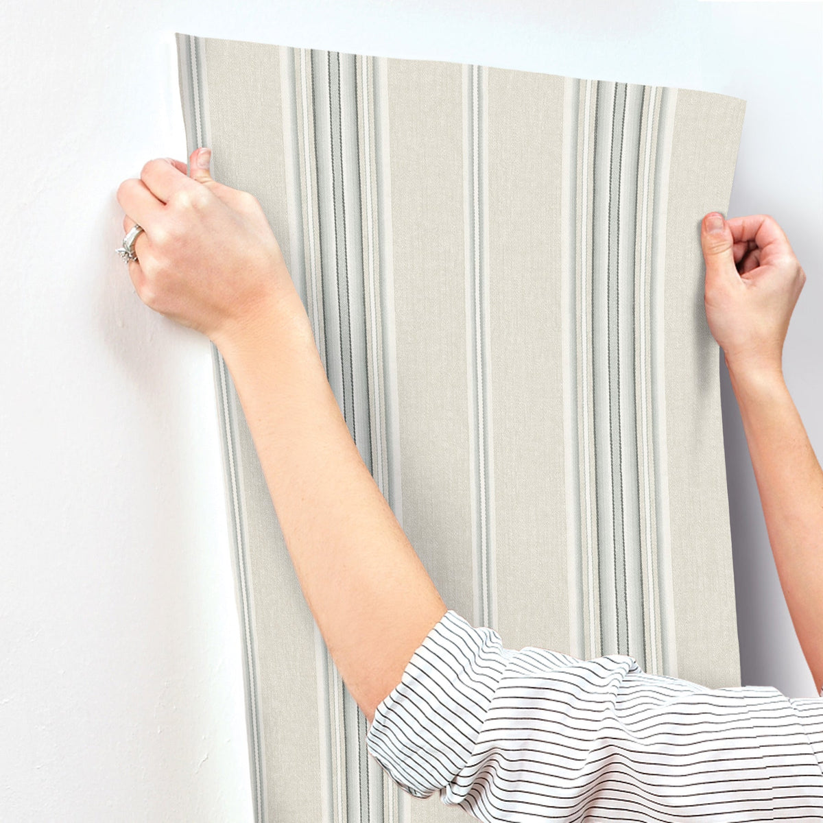 4169-83122-peel-and-stick-wallpaper-stick-application-step