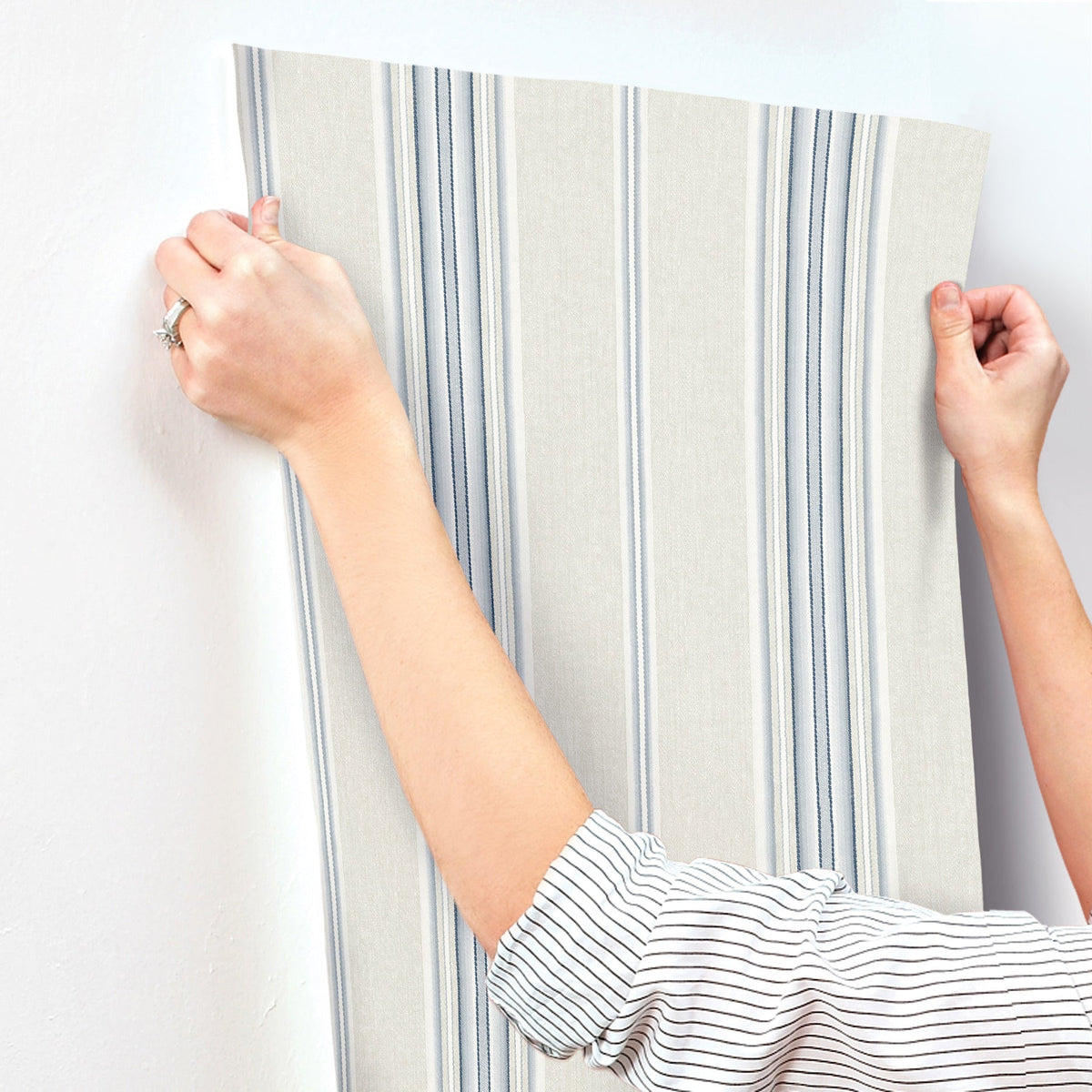 4169-83123-peel-and-stick-wallpaper-stick-application-step