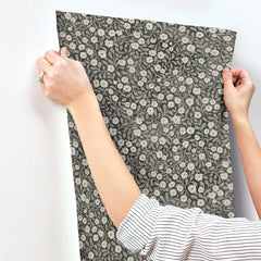 4169-83133-peel-and-stick-wallpaper-stick-application-step