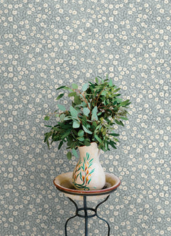 4169-83134-peel-and-stick-wallpaper-room-scene-detail-closeup
