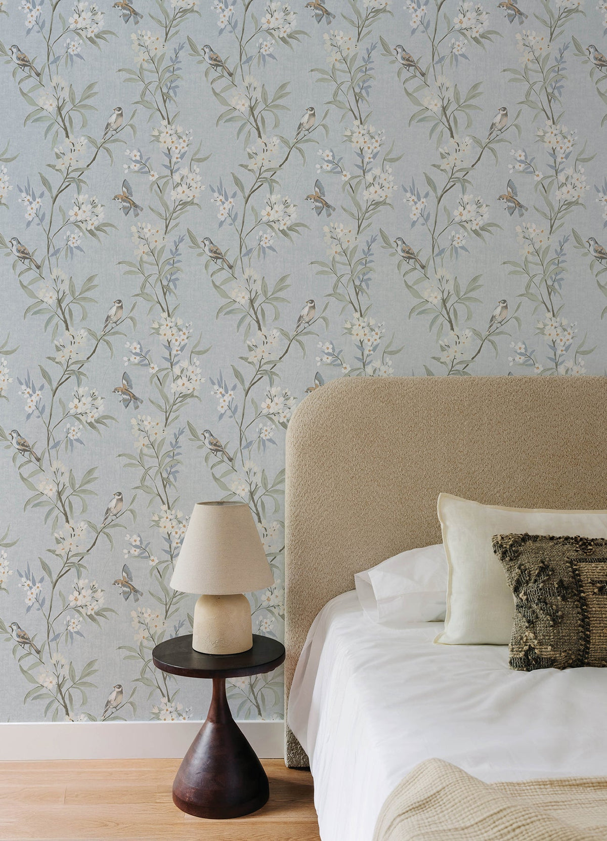 4169-83140-peel-and-stick-wallpaper-room-scene
