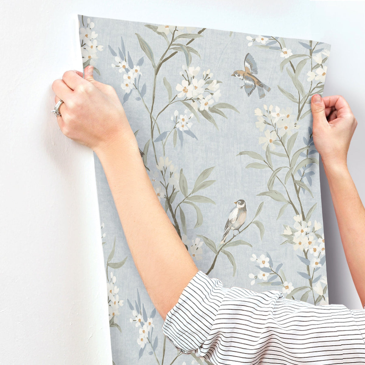 4169-83140-peel-and-stick-wallpaper-stick-application-step