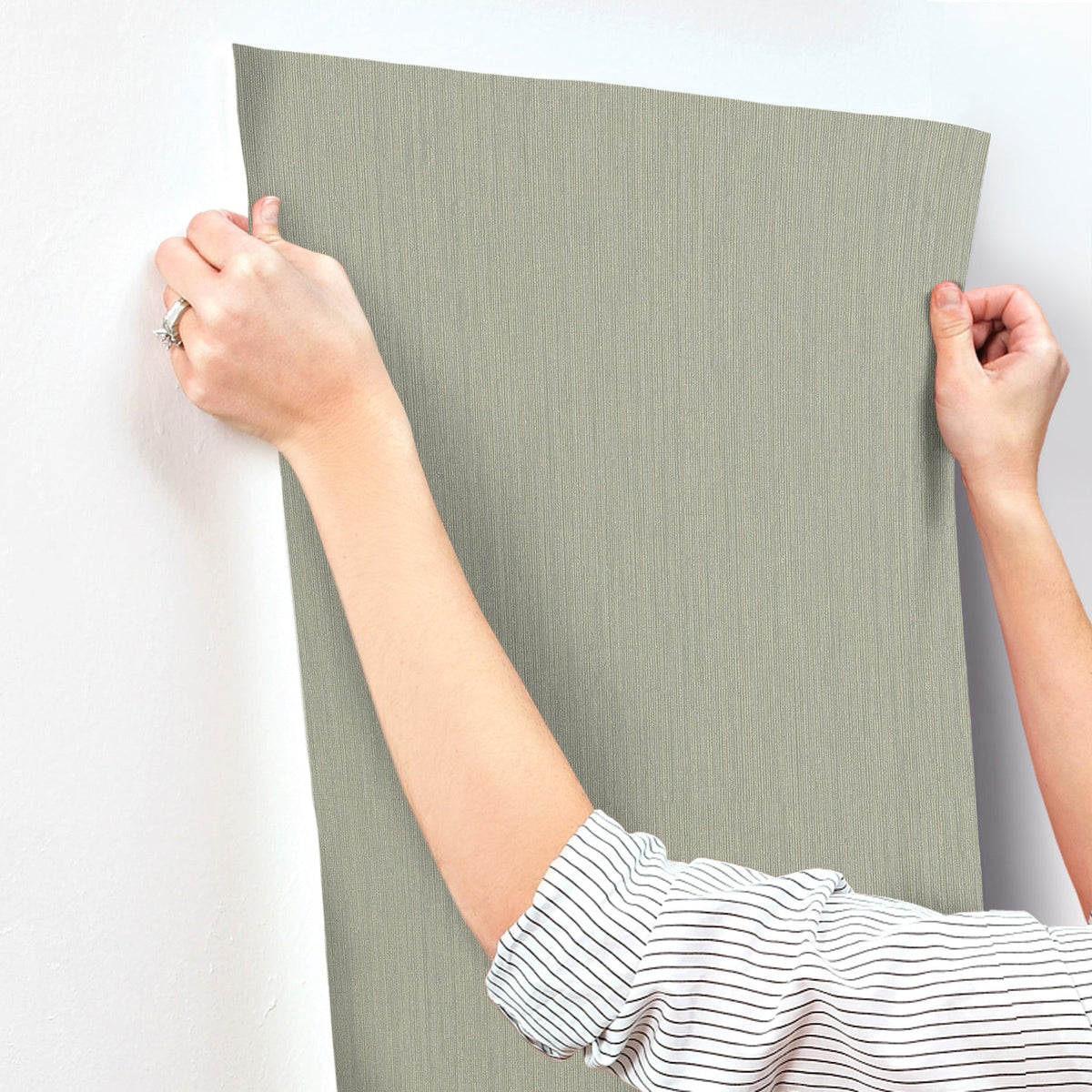 4171-17221-peel-and-stick-wallpaper-stick-application-step