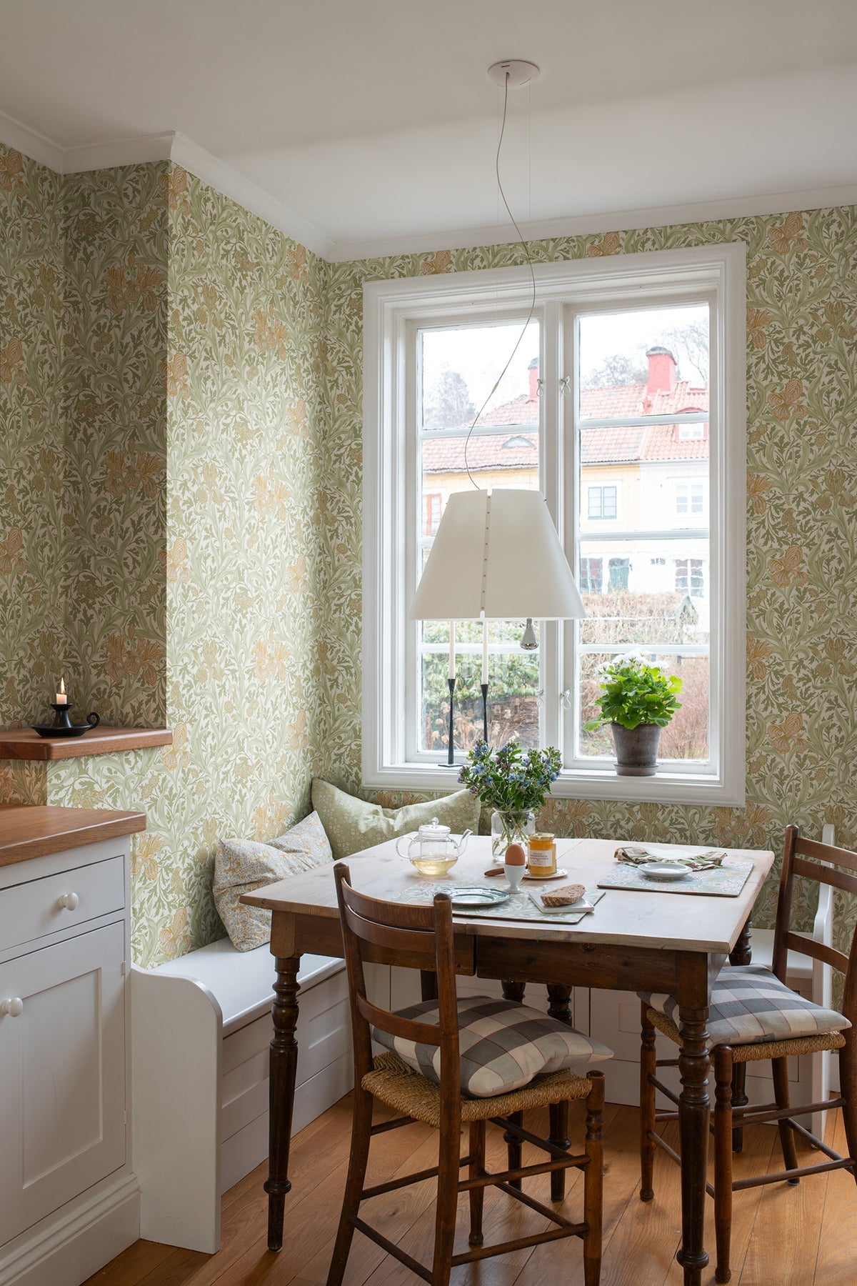 4171-82049-peel-and-stick-wallpaper-room-scene