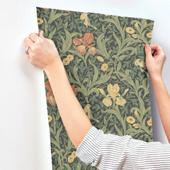 4171-82051-peel-and-stick-wallpaper-stick-application-step
