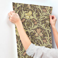 4171-82052-peel-and-stick-wallpaper-stick-application-step