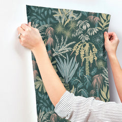 4172-27480-peel-and-stick-wallpaper-stick-application-step