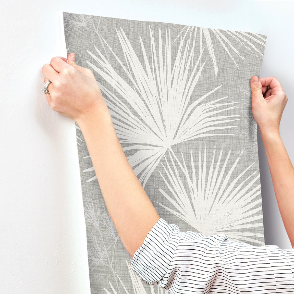 4172-27488-peel-and-stick-wallpaper-stick-application-step
