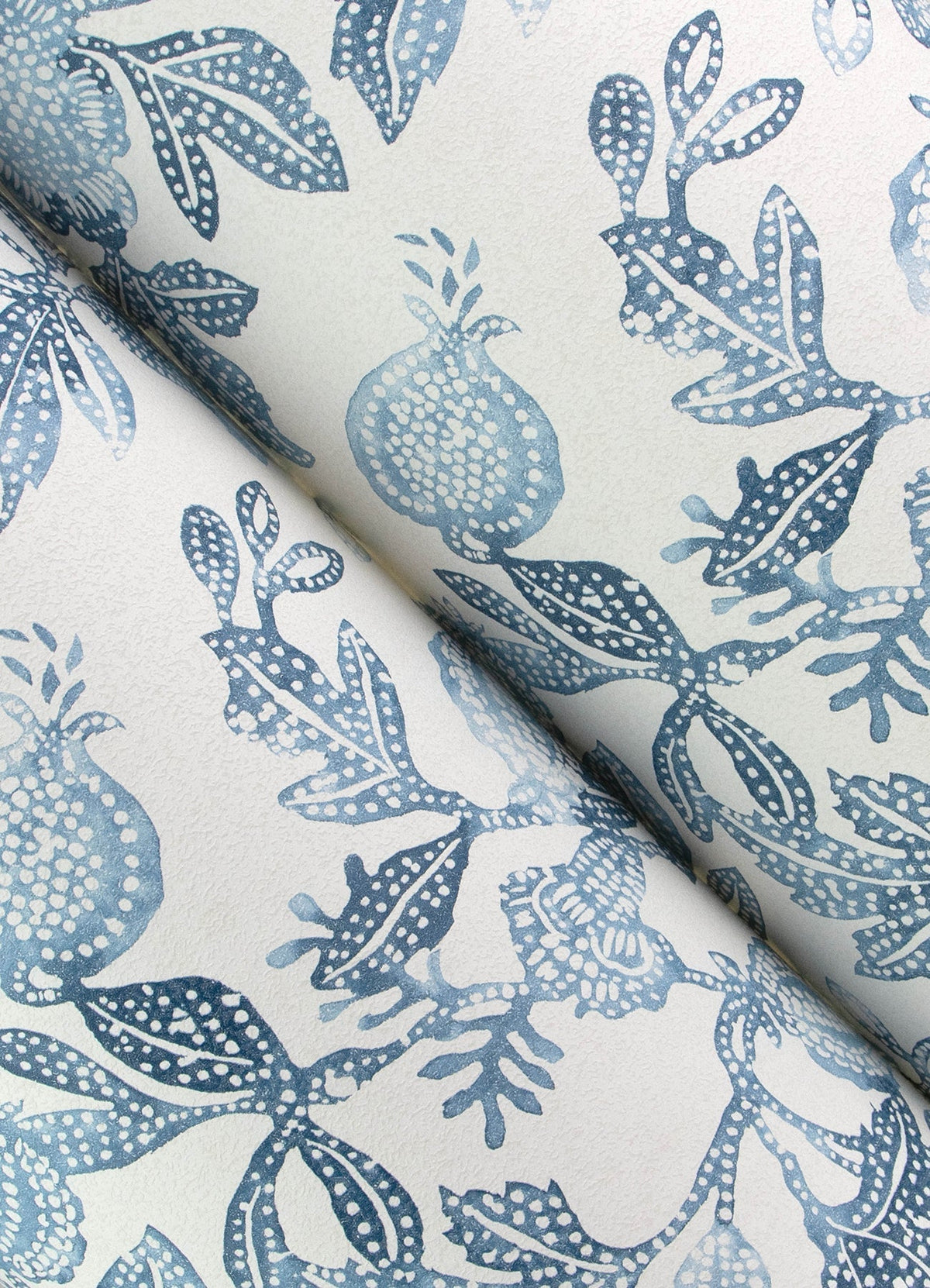 4172-27492-peel-and-stick-wallpaper-detail-closeup