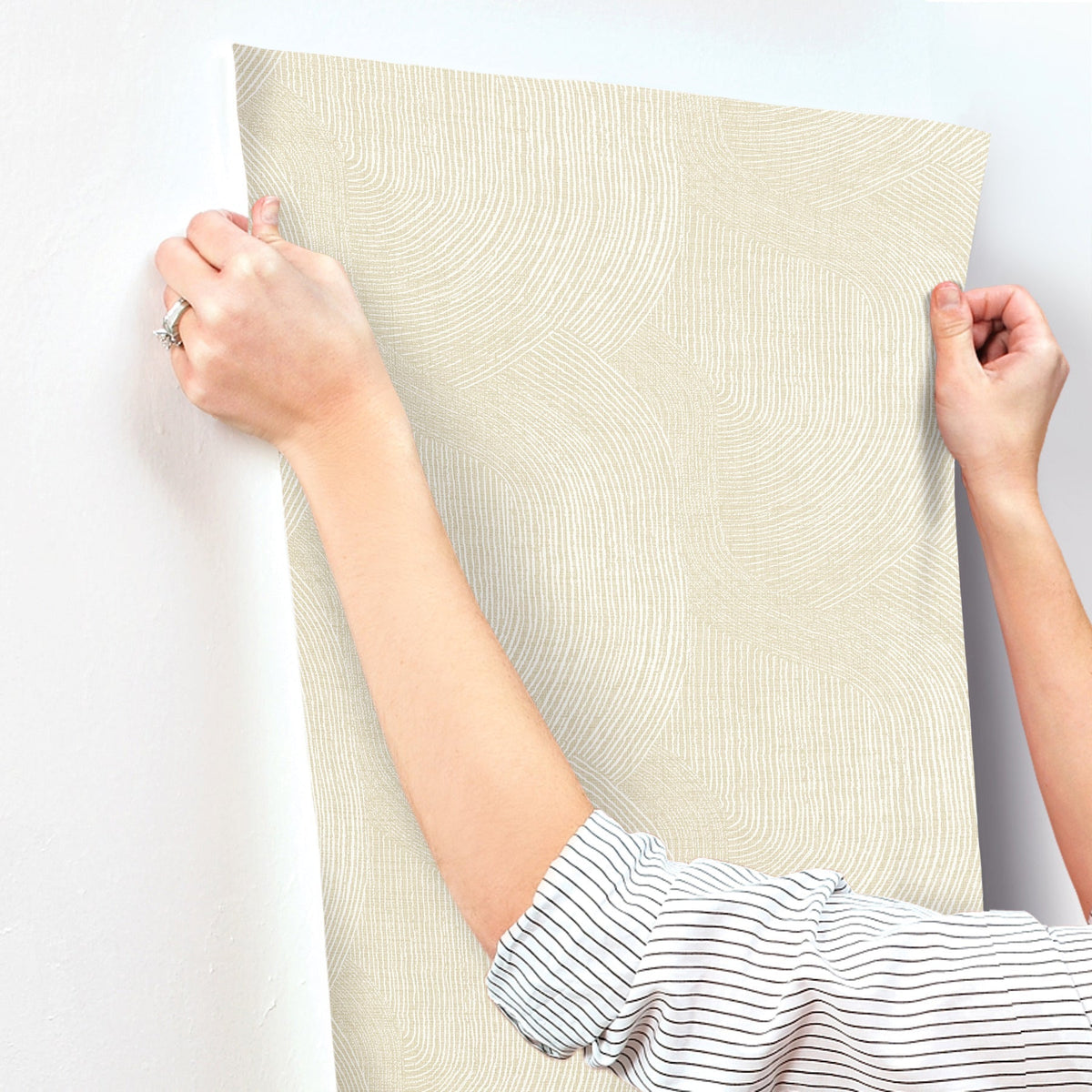 4172-27504-peel-and-stick-wallpaper-stick-application-step