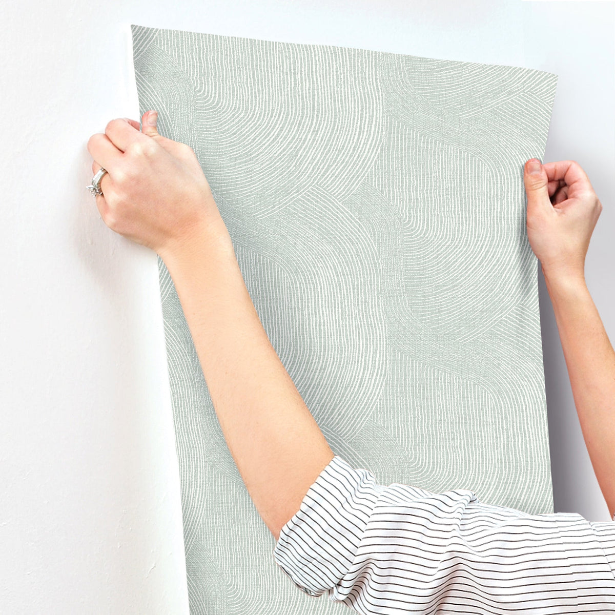 4172-27505-peel-and-stick-wallpaper-stick-application-step