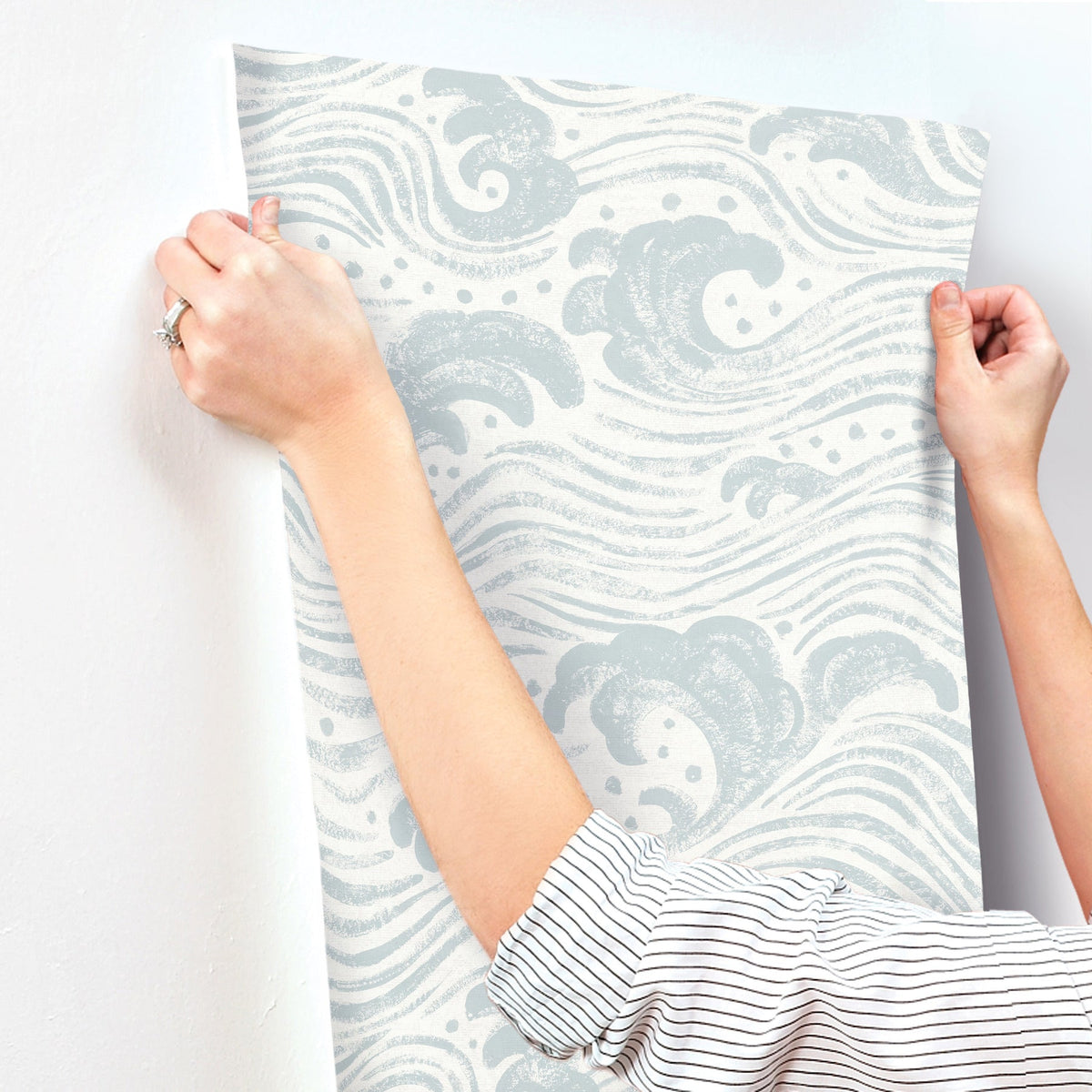 4172-27509-peel-and-stick-wallpaper-stick-application-step