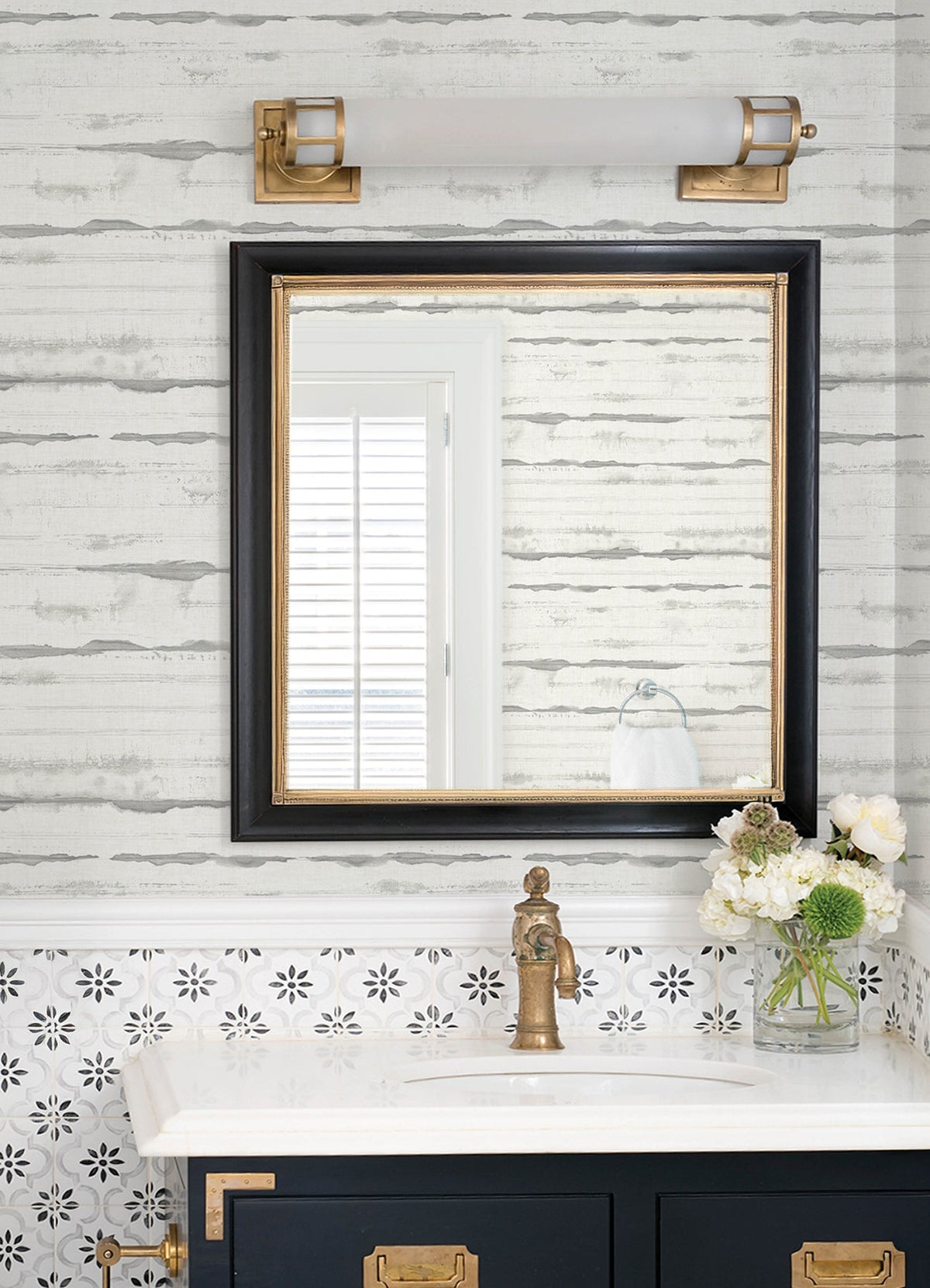 4172-27518-peel-and-stick-wallpaper-room-scene