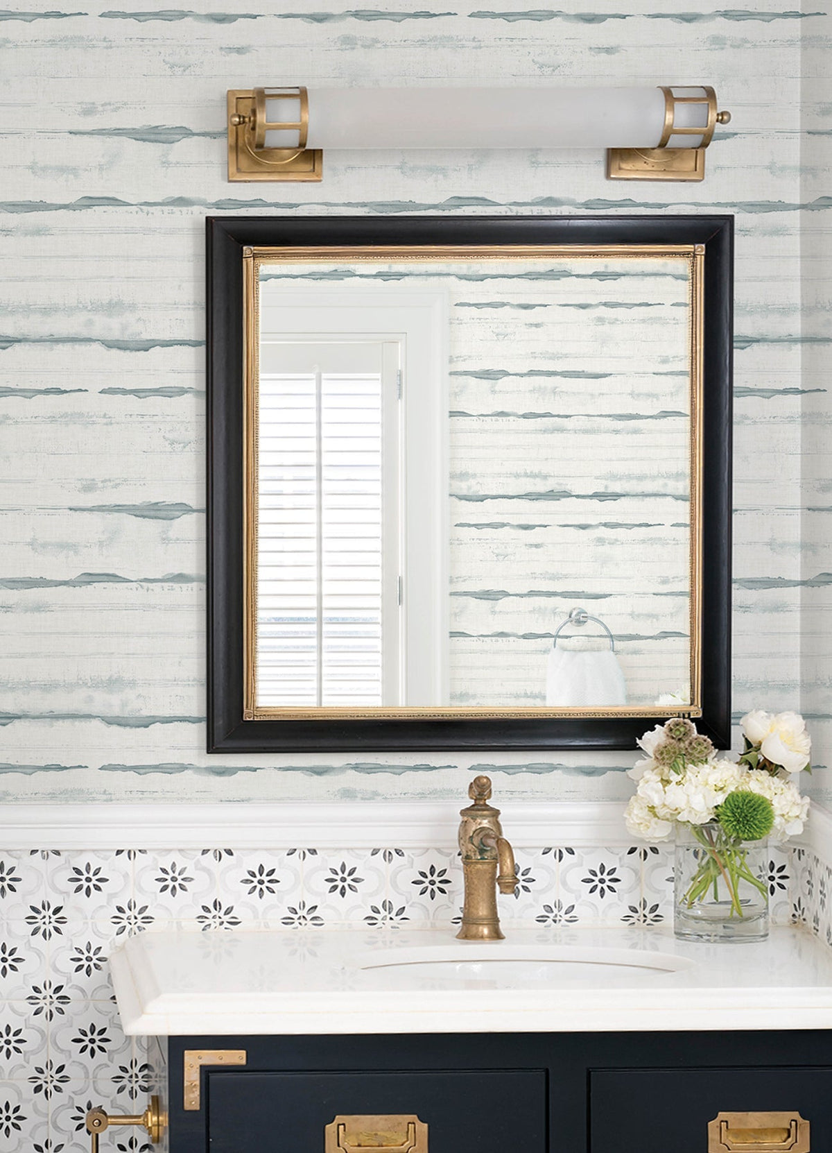 4172-27519-peel-and-stick-wallpaper-room-scene