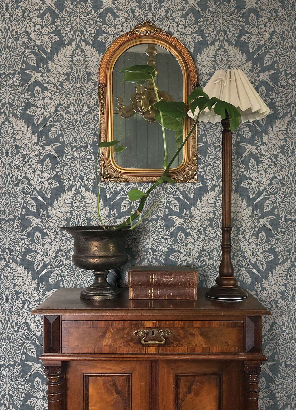4173-27622-peel-and-stick-wallpaper-room-scene-detail-closeup