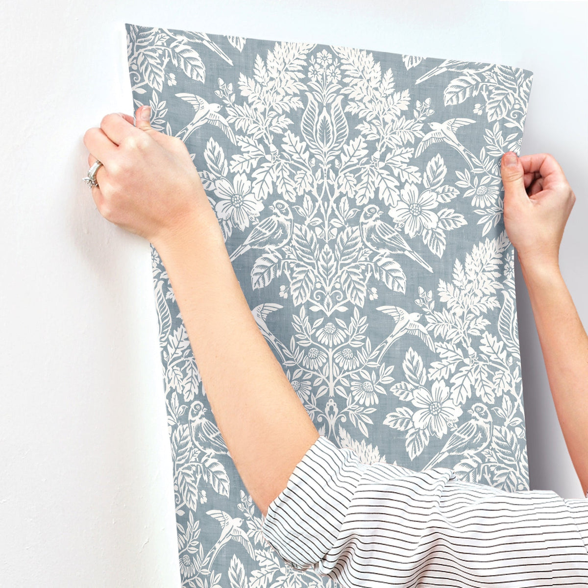 4173-27623-peel-and-stick-wallpaper-stick-application-step